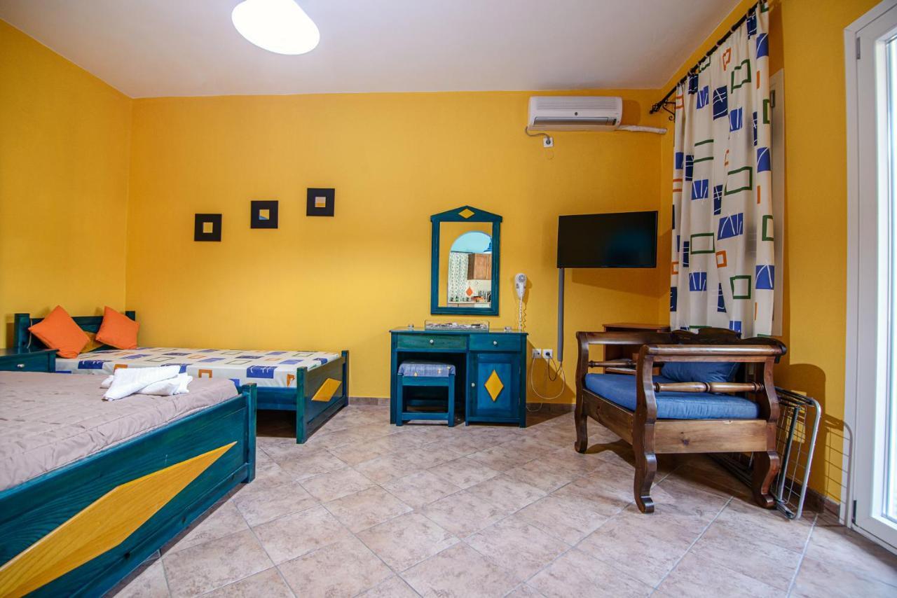 Atlantica Apartments Megalochori  Exterior photo